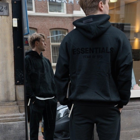 New ESSENTIALS Fear of God Black Hoodie - Picture 2 of 10